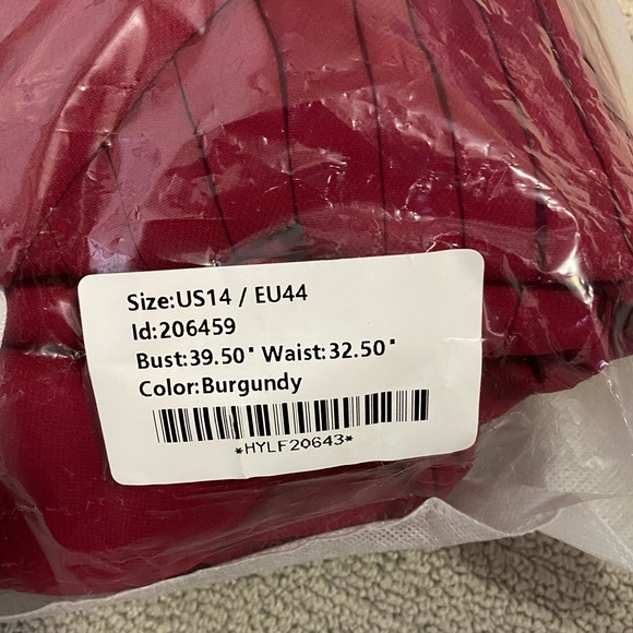 Burgundy bridesmaids/ prom dress - Picture 4 of 9